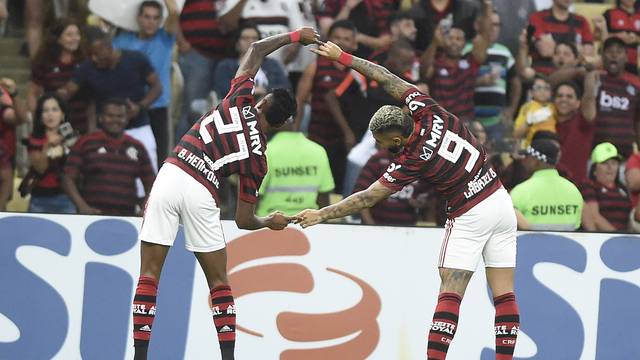 Segue o Líder Flamengo vence clássico e abre 10 pontos na liderança