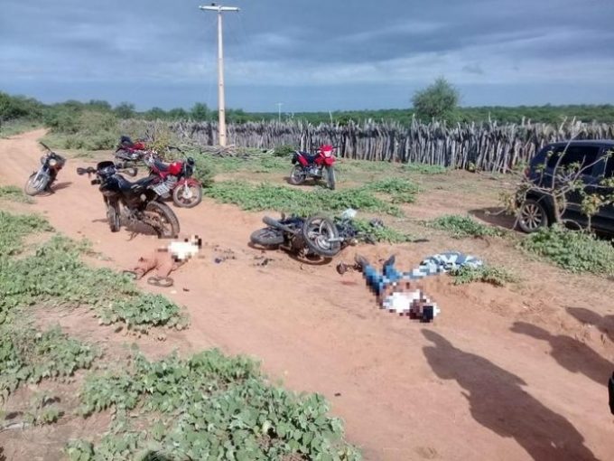 Dois adolescentes morrem após colisão entre motos no Piauí