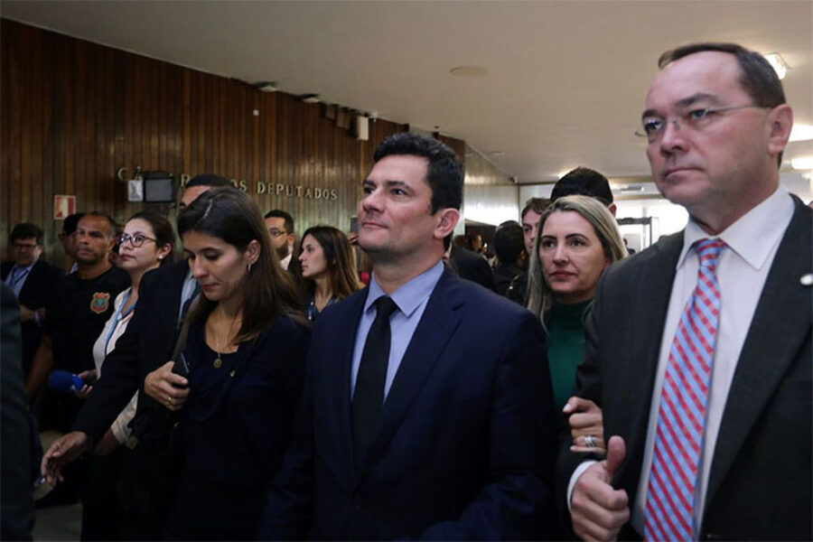 Moro diz: "No mundo real, não existe crise no governo"