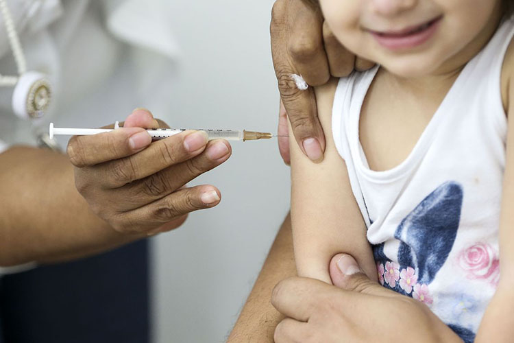 Covid: Piauí recebe 16 mil doses de vacinas para crianças de até 3 anos com comorbidades