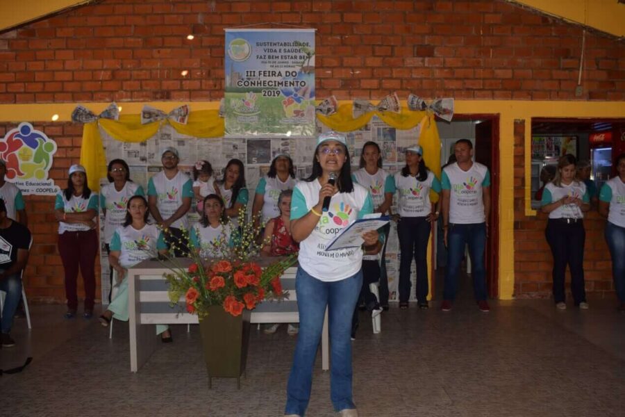 Escola Coopelg realiza a 3ª feira do conhecimento e dia de cooperar