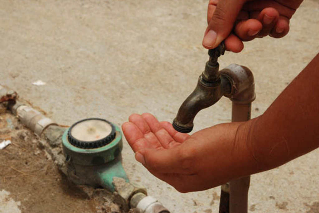 Moradores da Cohab em Bom Jesus sofrem com falta de água; Agespisa cobra Equatorial Energia