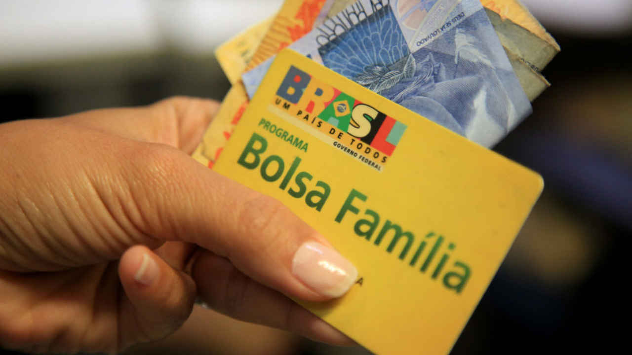 Bolsa Família começa a ser pago hoje para quem tem NIS com final 1