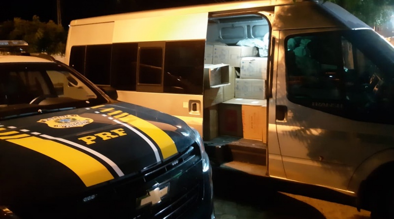 Carga de cigarros contrabandeados avaliada em R$ 200.000,00 é apreendida pela PRF na BR-230
