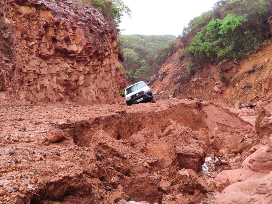 URGENTE: Primeira chuva destrói rodovia recém reformada no Cerrado no Sul do Piauí; (vídeo)
