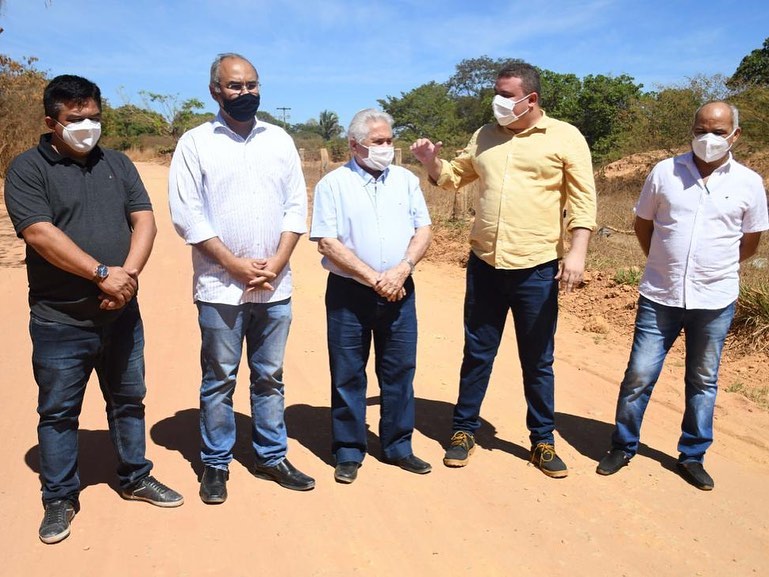 Nestor Elvas recebe visita do senador Elmano que anuncia pavimentação da Comunidade Piripiri