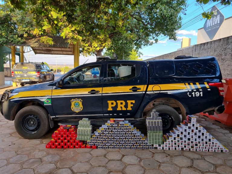 Carga de cigarros é apreendida pela PRF na BR-135 e homem é preso em Bom Jesus