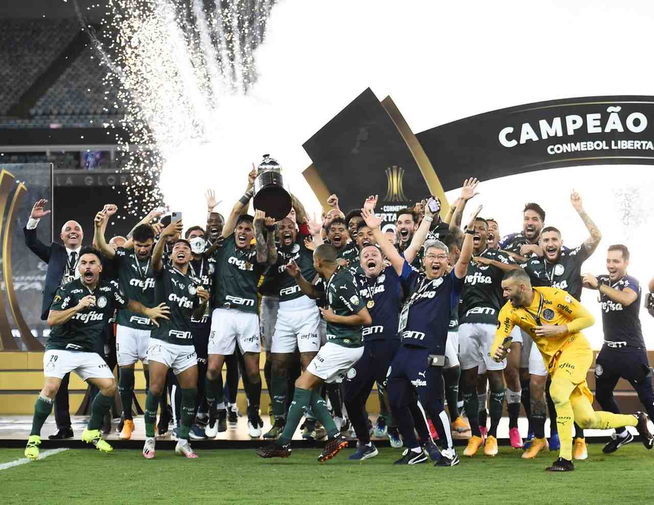 Palmeiras vence o Flamengo e é tricampeão da Libertadores 2021
