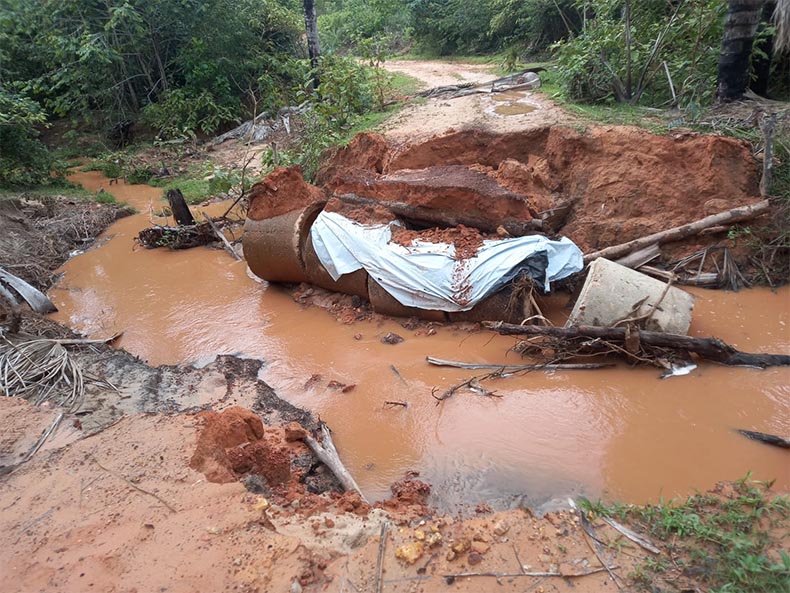 Chuvas alagam estradas e trechos são interditados em Santa Filomena, Sul do PI