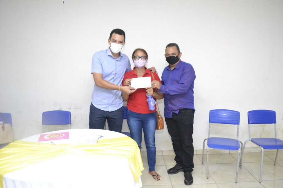 Prefeitura de Avelino Lopes realiza entrega de cartões Sasc Emergencial