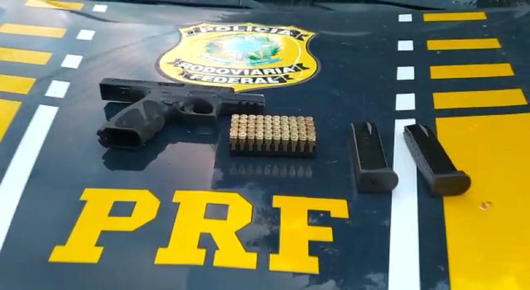 Em Bom Jesus, PRF prende homem pelo crime de Porte Ilegal de Arma de Fogo e Munições