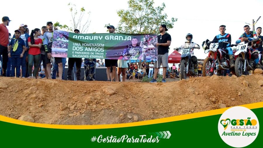 Avelino Lopes: Prefeito inaugura Arena de moto cross em homenagem ao professor Amaury Granja