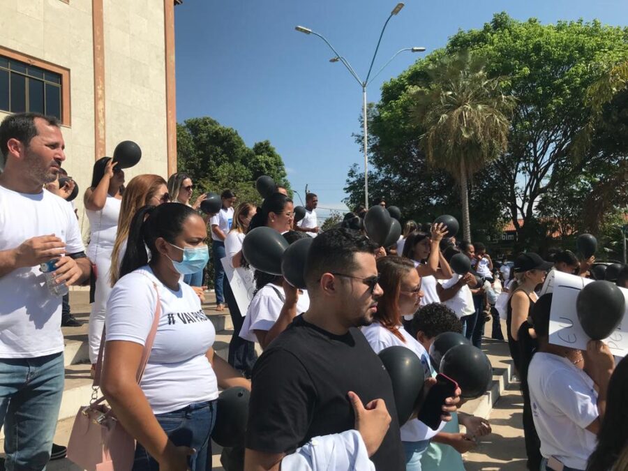 Profissionais da enfermagem fazem protesto em Bom Jesus, contra suspensão da lei do piso