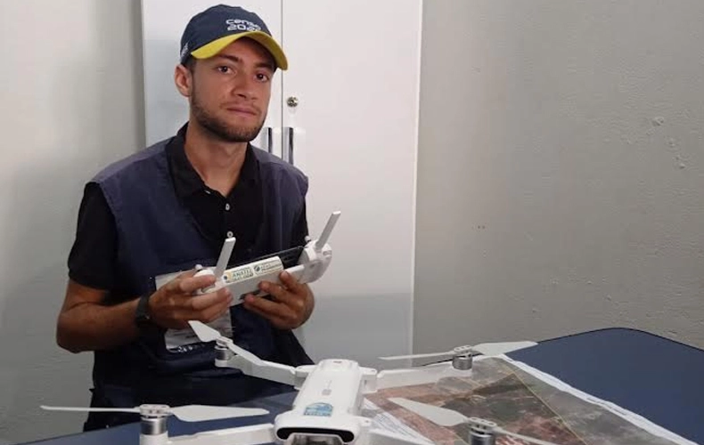 Recenseador usa drone para buscar domicílios em áreas rurais no Sul do Piauí