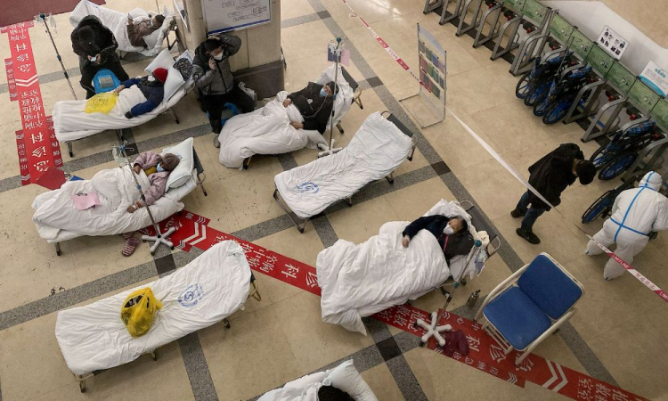 China registra cerca de 37 milhões de infecções de Covid-19 por dia e confisca produção de medicamentos