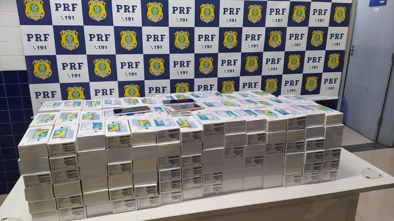PRF apreende cerca de 275 celulares sem nota fiscal no Sul do Piauí