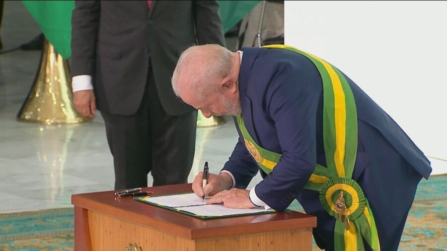 Lula veta aulas de programação e robótica aos alunos do Fundamental e Ensino Médio