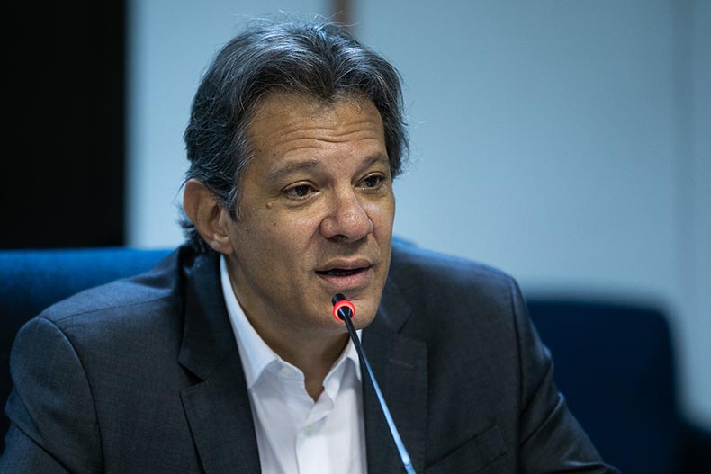 Governo ainda avalia se vai elevar o salário mínimo para R$ 1.320