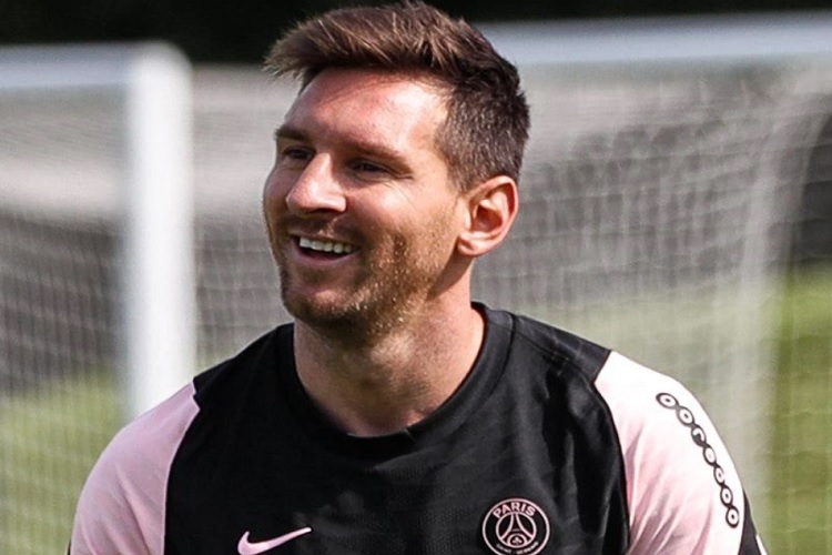 The Best: Messi desbanca Benzema e Mbappé e é eleito melhor do mundo pela 7ª vez