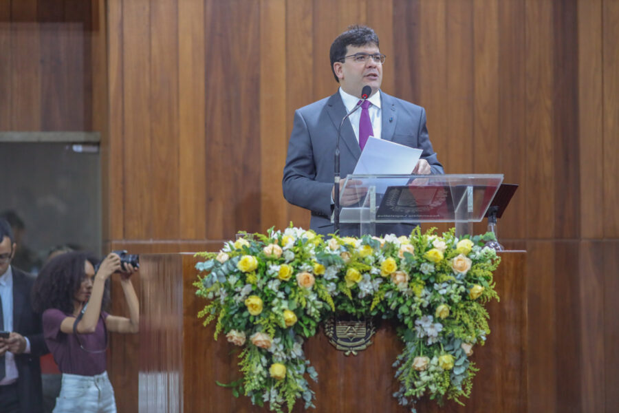 Rafael Fonteles anuncia a contratação de 1.600 mil policiais em 2023