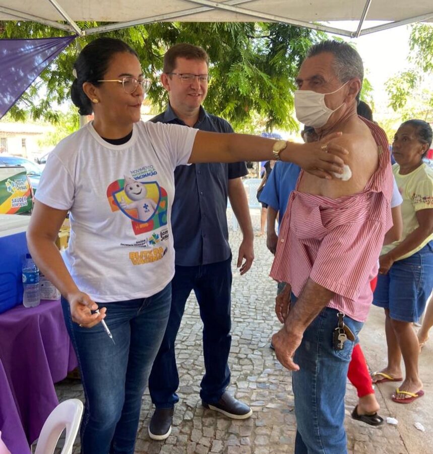 Bom Jesus realiza Blitz de imunização bivalente contra covid-19
