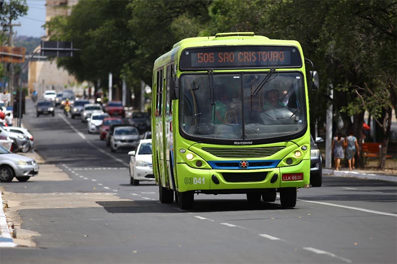 Rafael sanciona lei que zera IPVA de ônibus e motos e reduz dívidas em 90%