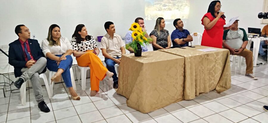 Cerimônia de lançamento do cadastro municipal de Guias e Condutores de Turismo em Bom Jesus-PI (Foto: Ponto X)
