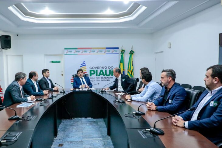 Governador durante reunião com representantes da CS Grãos (Fotos: Gabriel Paulino)