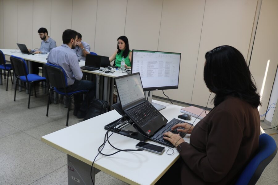 TCE fiscaliza escolas públicas de 30 municípios no Piauí