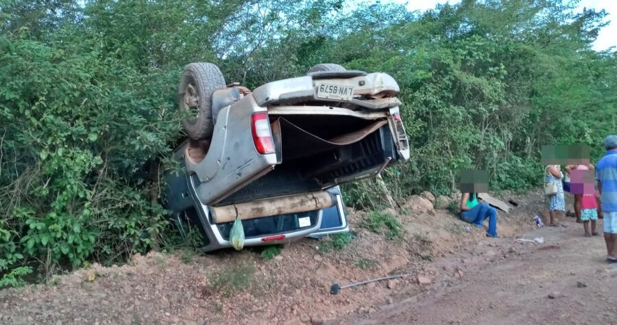 Filho morre após carro que levava corpo da mãe para sepultamento capotar em Alvorada do Gurgueia