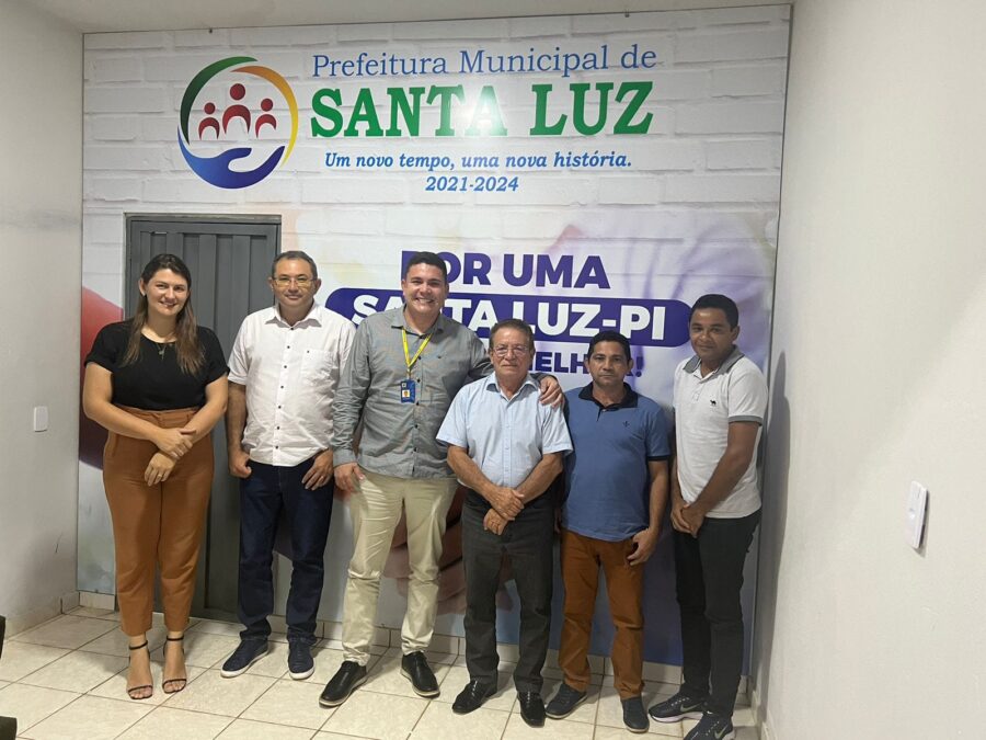 Prefeito de Santa Luz trata de investimentos para o município com Banco do Brasil
