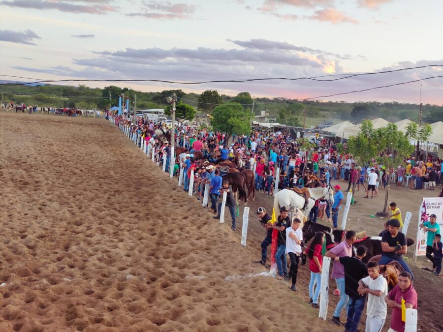 Vaquejada do Parque Mãinha em Curimatá aquece a economia local