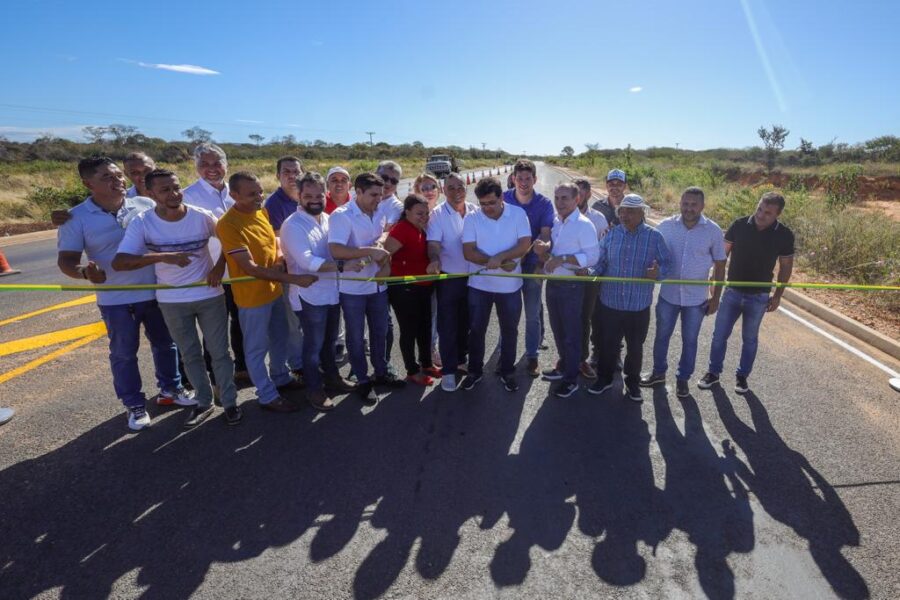 Governador inaugura asfalto do aeródromo e da PI-256 em Curimatá