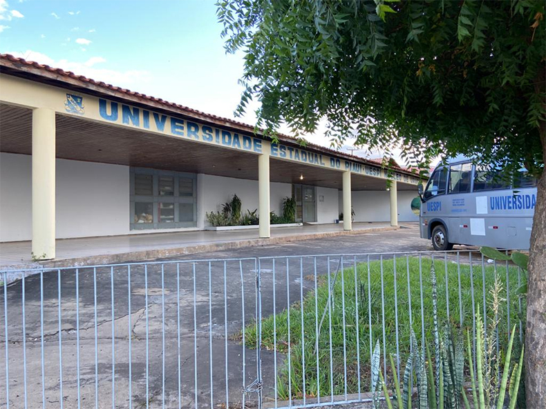 Após incêndio, Uespi suspende aulas presenciais no campus de Uruçuí