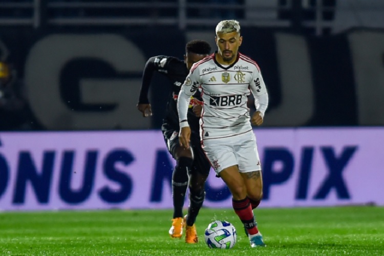 Flamengo é humilhado pelo RB Bragantino, ao ser goleado por 4 a 0