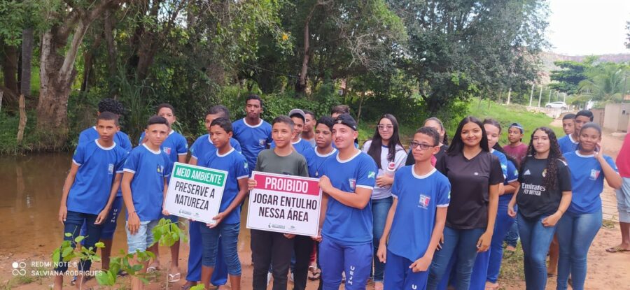 Secretaria de Meio Ambiente de Palmeira do PI promove plantio plantas nativas às margens de Riacho