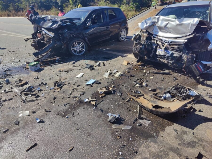 Duas pessoas de Palmeira do Piauí ficam gravemente feridas após colisão na BR-135