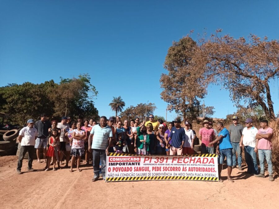 Moradores sofrem com poeira após caminhoneiros desviarem rota para evitar pedágio na Transcerrados