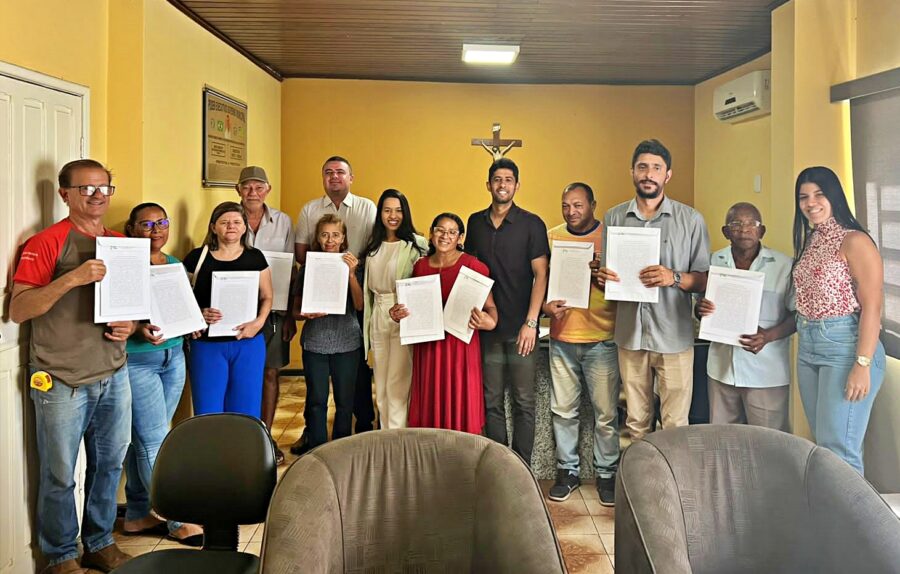 Bom Jesus | Prefeito Nestor Elvas realiza entrega de Certidões de Regularização Fundiária