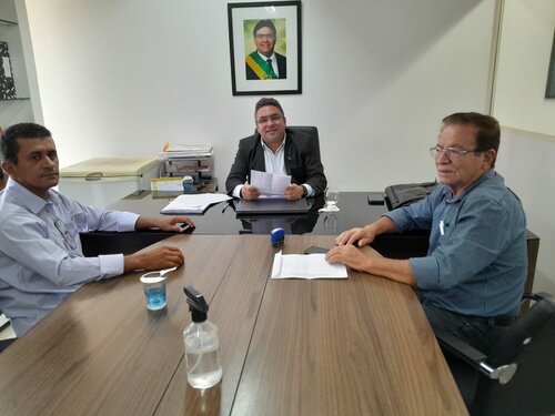 Prefeito Zé Lima busca de recursos para melhorar abastecimento de água em Santa Luz