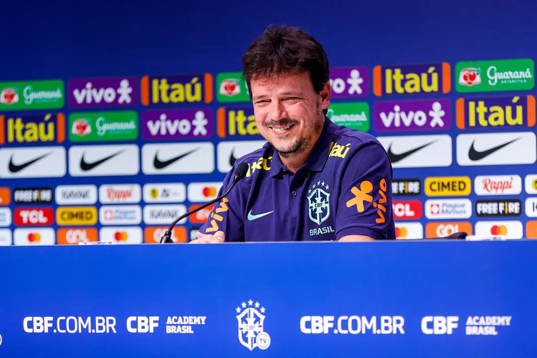 Diniz faz primeira convocação à frente da seleção brasileira de futebol