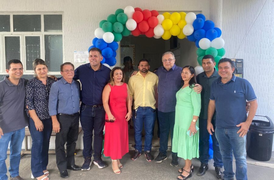 Com a presença de deputados, prefeito Zé Lima inaugura Posto de Saúde em Santa Luz