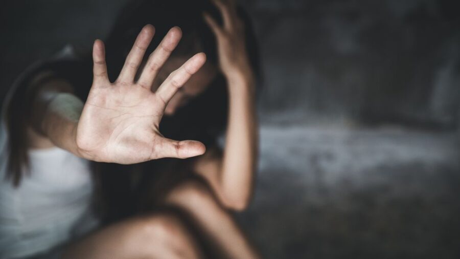 Pais fugiram com menina de 12 anos que engravidou após estupro