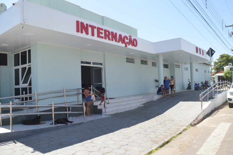 Moradores denunciam descarte irregular de água suja do Hospital Regional de Bom Jesus