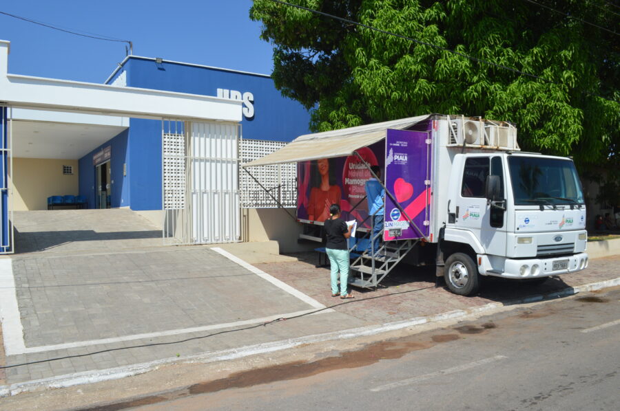 Caminhão da Mamografia em Palmeira do Piauí (Foto: Ronilton Leal, Portal Ponto X)