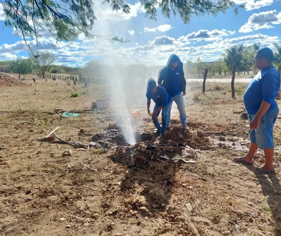 Mais de 80 pessoas, incluindo políticos, são denunciadas por furtar água para abastecer piscinas em região de seca do Piauí