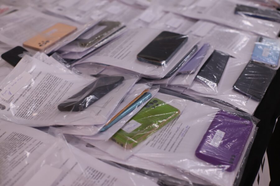 Polícia irá a residências apreender celulares roubados e prepara nova restituição de aparelhos