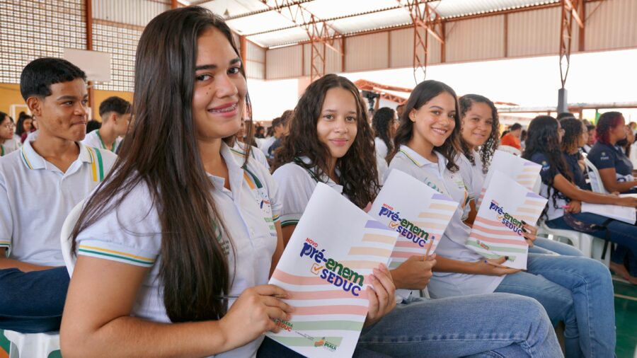 Em Bom Jesus, mais de 500 estudantes da rede estadual da Educação revisam estratégias com para o Enem