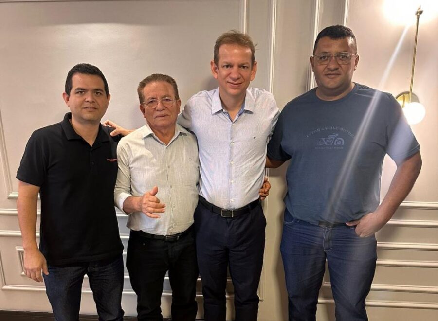 Prefeito de Santa Luz se reúne com Deputado Federal Castro Neto em Teresina