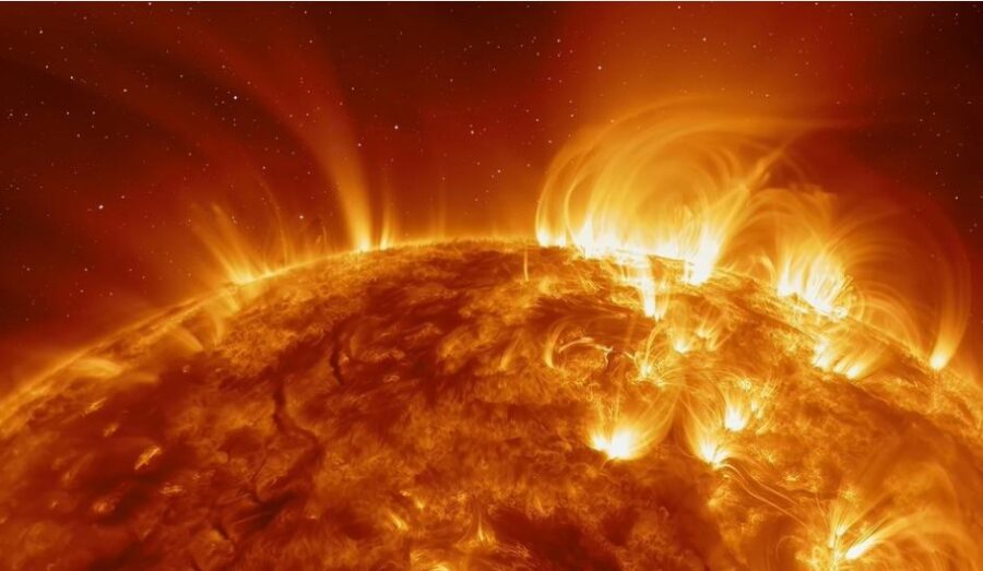 Enorme tempestade solar pode desligar a internet por meses em 2024; entenda